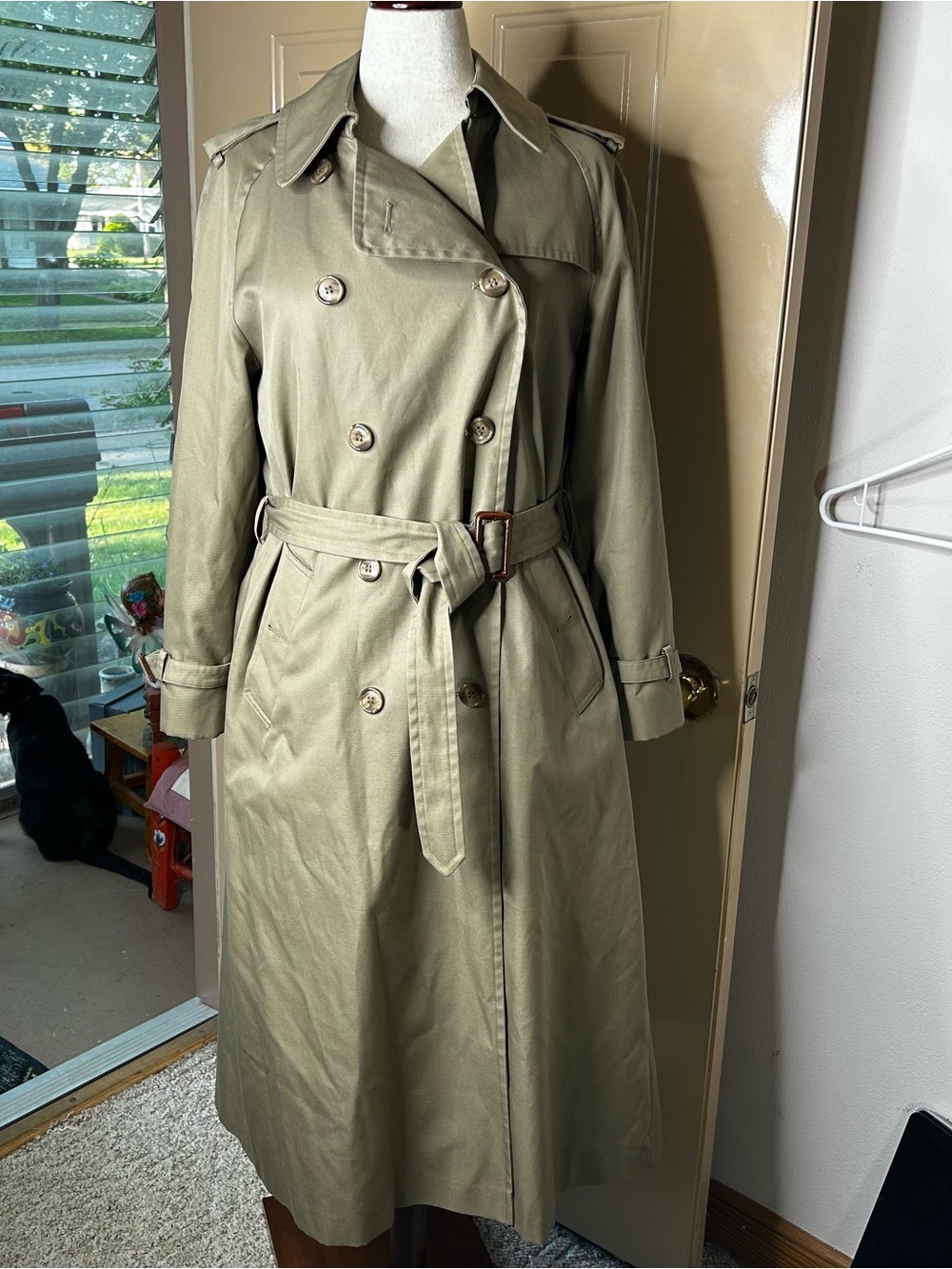 Classic Double-Breasted Trench Coat in Olive Green